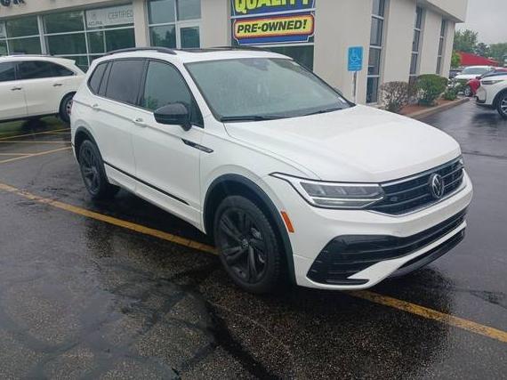 VOLKSWAGEN TIGUAN 4MOTION 2024 3VV8B7AX3RM194469 image